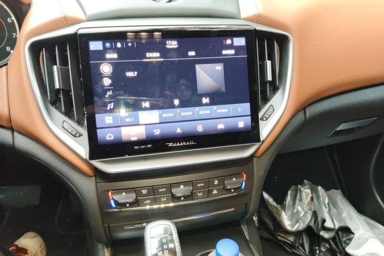 Used Maserati Ghibli 2021 3.0T GranSport Audio And AC Panel