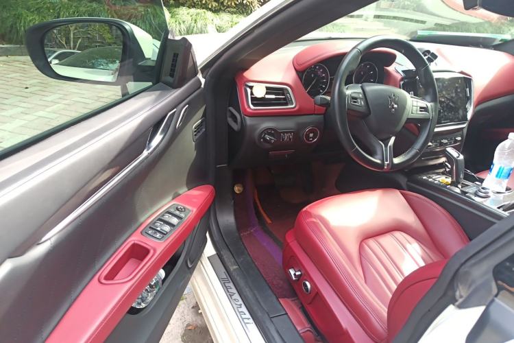 Used Maserati Ghibli 2021 2.0T Sharp Edition Driver Seat