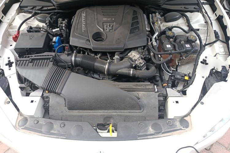 Used Maserati Ghibli 2021 2.0T Sharp Edition Engine Bay