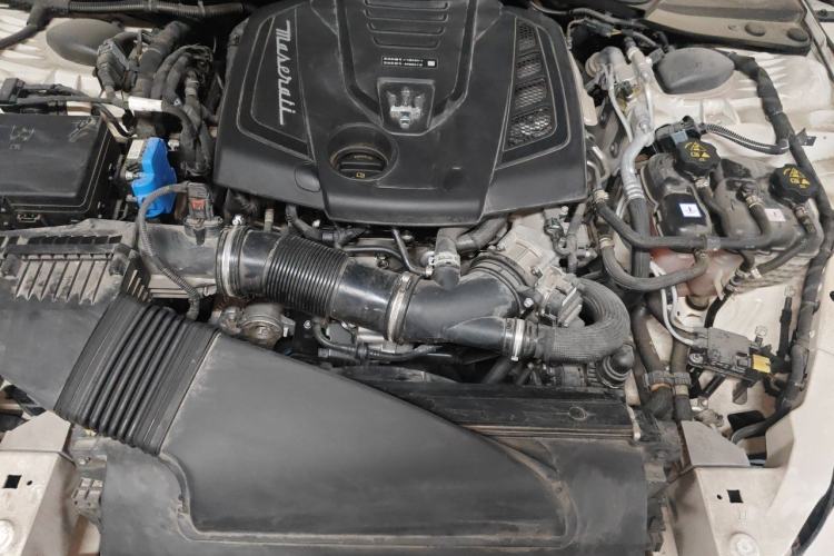 Used Maserati Ghibli 2021 2.0T Sharp Edition Engine Bay