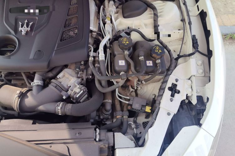 Used Maserati Ghibli 2021 2.0T Sharp Edition Engine Bay Left