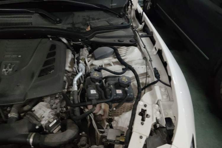 Used Maserati Ghibli 2021 Hybrid 2.0T Fenice Limited Edition Engine Bay Left