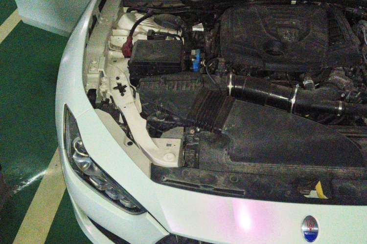 Used Maserati Ghibli 2021 2.0T Sharp Edition Engine Bay Right