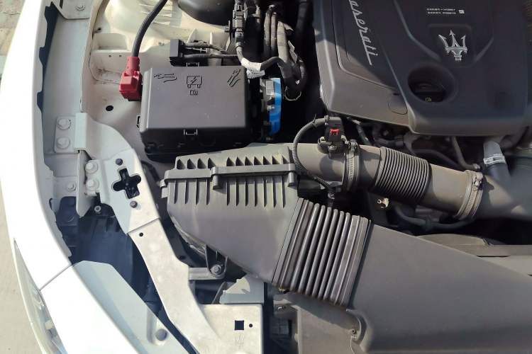 Used Maserati Ghibli 2021 2.0T Sharp Edition Engine Bay Right