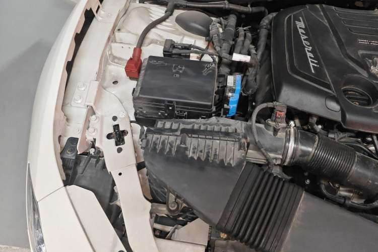 Used Maserati Ghibli 2021 2.0T Sharp Edition Engine Bay Right