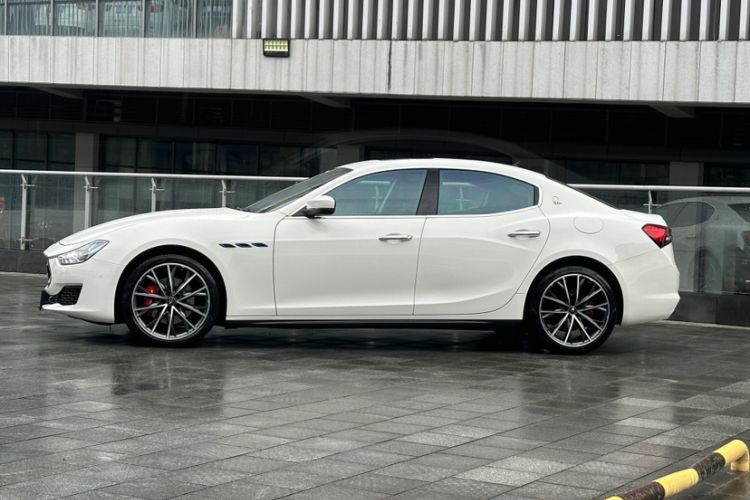 Used Maserati Ghibli 2021 2.0T Sharp Edition Exterior 3