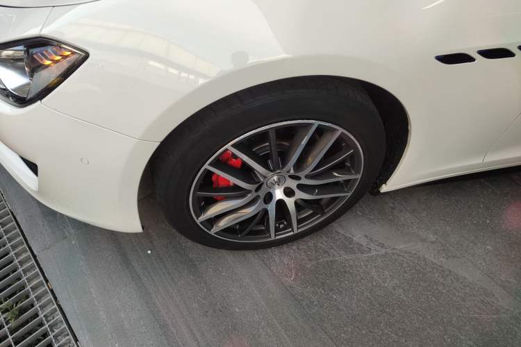 Used Maserati Ghibli 2021 2.0T Sharp Edition Exterior 3
