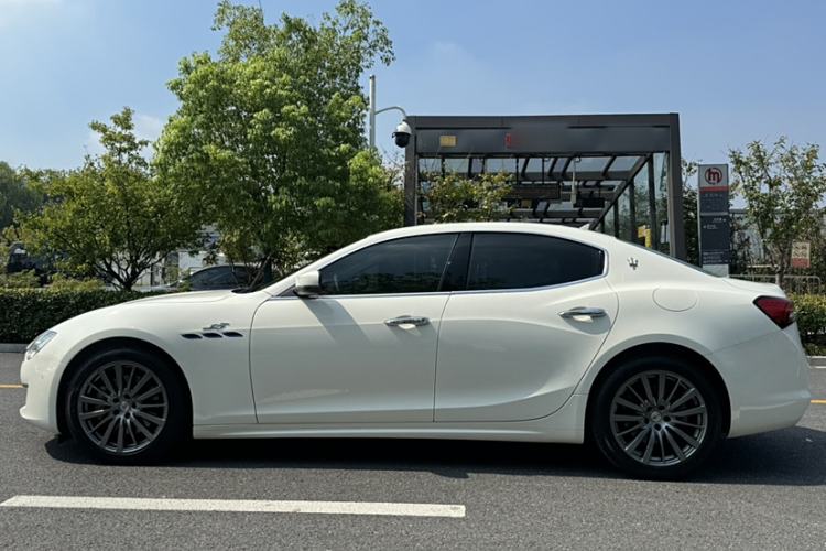 Used Maserati Ghibli 2021 2.0T Sharp Edition Exterior 3