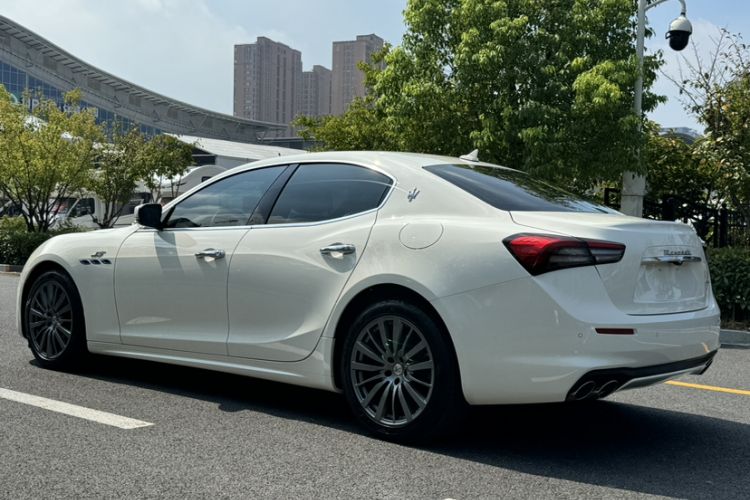Used Maserati Ghibli 2021 2.0T Sharp Edition Exterior 4