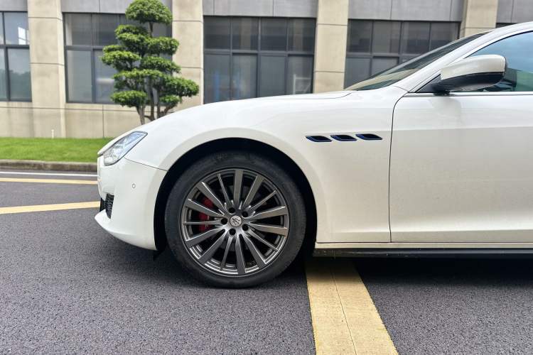 Used Maserati Ghibli 2021 2.0T Sharp Edition Exterior 6