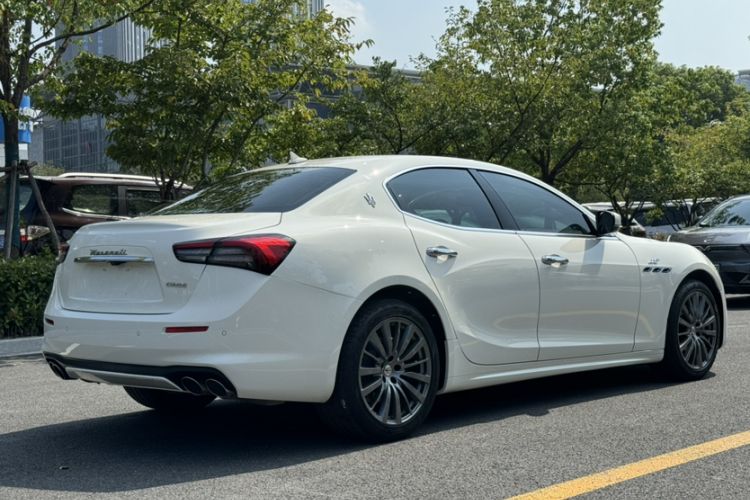 Used Maserati Ghibli 2021 2.0T Sharp Edition Exterior 6