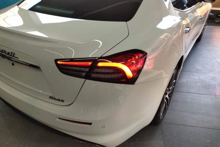 Used Maserati Ghibli 2021 2.0T Sharp Edition Exterior 7