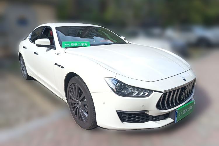 Used Maserati Ghibli 2021 2.0T Sharp Edition Front Right 45 Deg