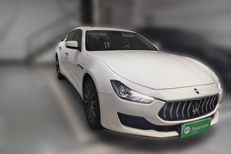 Used Maserati Ghibli 2021 2.0T Sharp Edition Front Right 45 Deg