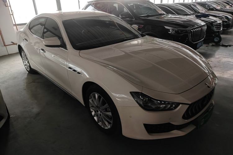 Used Maserati Ghibli 2021 2.0T Sharp Edition Front Right 45 Deg