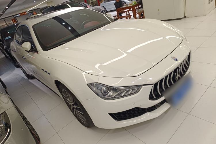 Used Maserati Ghibli 2021 2.0T Sharp Edition Front Right 45 Deg