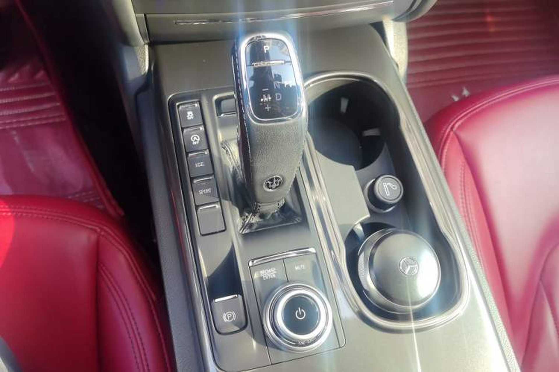 Used Maserati Ghibli 2021 2.0T Sharp Edition Gear Lever