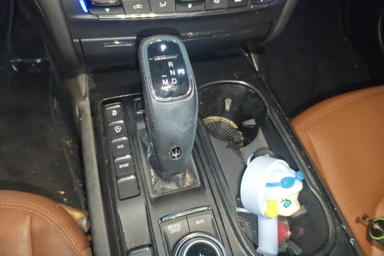 Used Maserati Ghibli 2021 2.0T Sharp Edition Gear Lever
