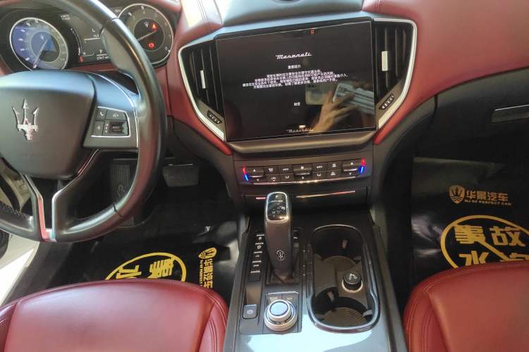 Used Maserati Ghibli 2021 2.0T Sharp Edition Gear Lever