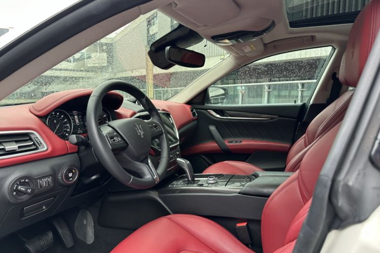 Used Maserati Ghibli 2021 2.0T Sharp Edition Interior 1