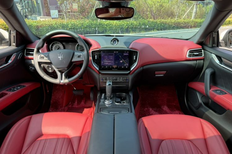 Used Maserati Ghibli 2021 2.0T Sharp Edition Interior 1