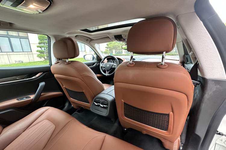 Used Maserati Ghibli 2021 2.0T Sharp Edition Interior 10