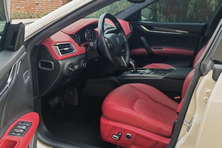 Used Maserati Ghibli 2021 2.0T Sharp Edition Interior 2