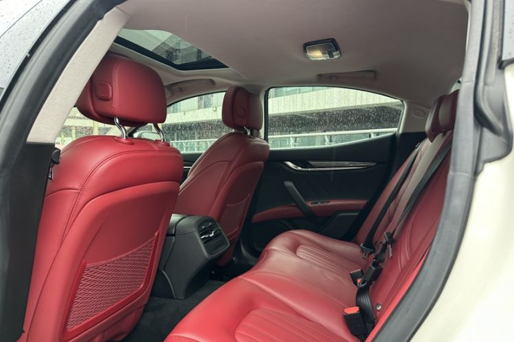 Used Maserati Ghibli 2021 2.0T Sharp Edition Interior 2