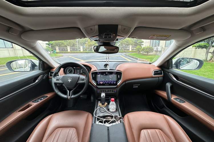 Used Maserati Ghibli 2021 2.0T Sharp Edition Interior 2