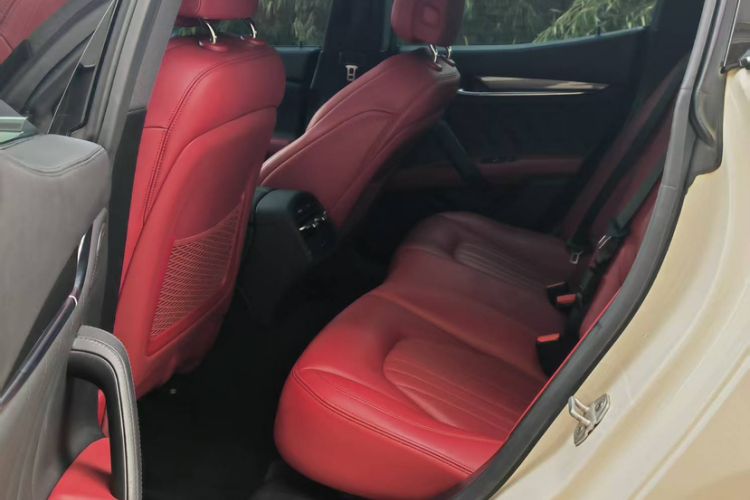 Used Maserati Ghibli 2021 2.0T Sharp Edition Interior 3