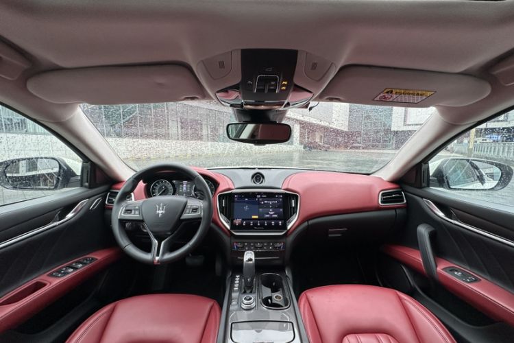 Used Maserati Ghibli 2021 2.0T Sharp Edition Interior 3