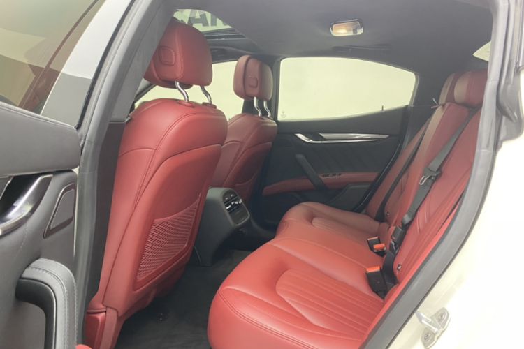 Used Maserati Ghibli 2021 2.0T Sharp Edition Interior 3