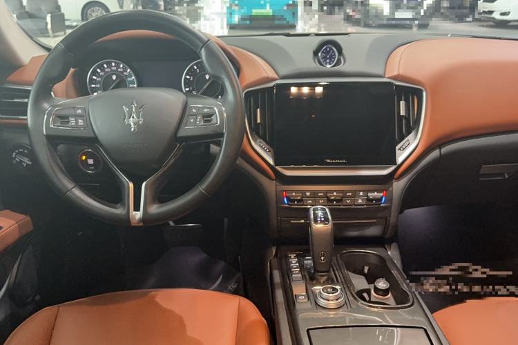 Used Maserati Ghibli 2021 2.0T Sharp Edition Interior 3
