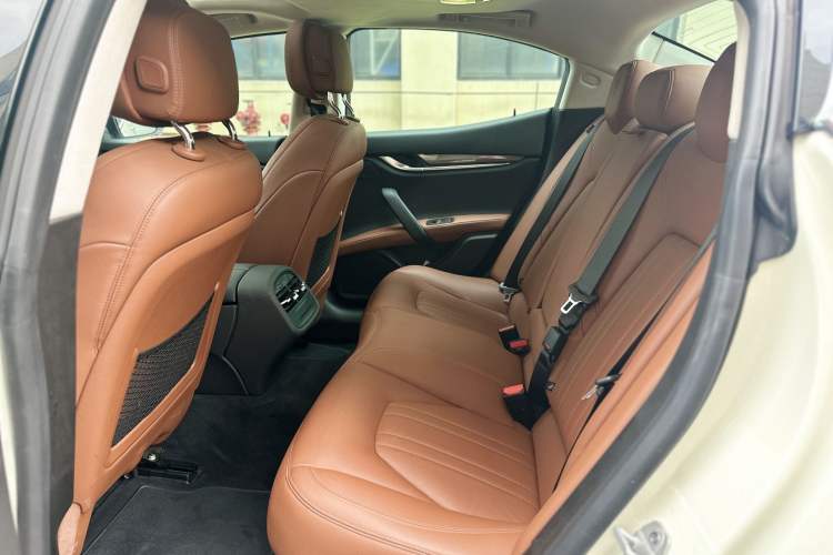 Used Maserati Ghibli 2021 2.0T Sharp Edition Interior 4