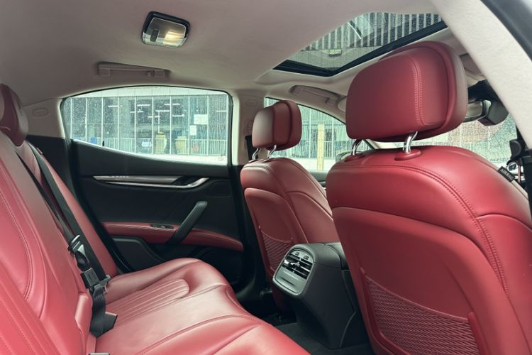 Used Maserati Ghibli 2021 2.0T Sharp Edition Interior 5