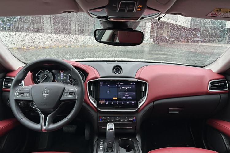 Used Maserati Ghibli 2021 2.0T Sharp Edition Interior 6