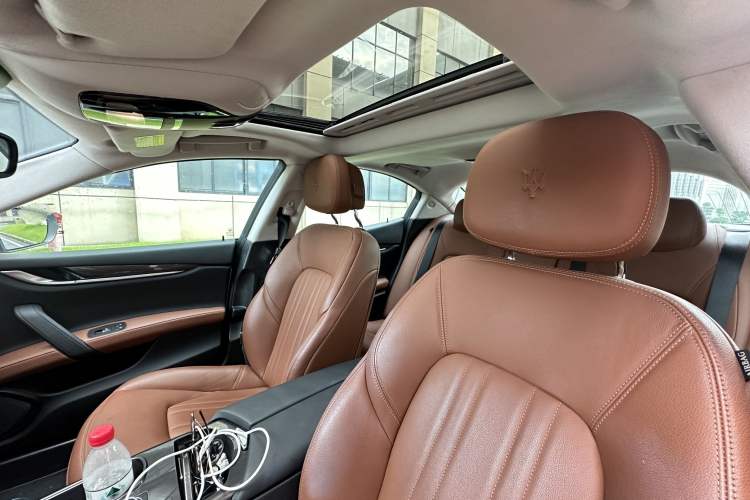 Used Maserati Ghibli 2021 2.0T Sharp Edition Interior 7
