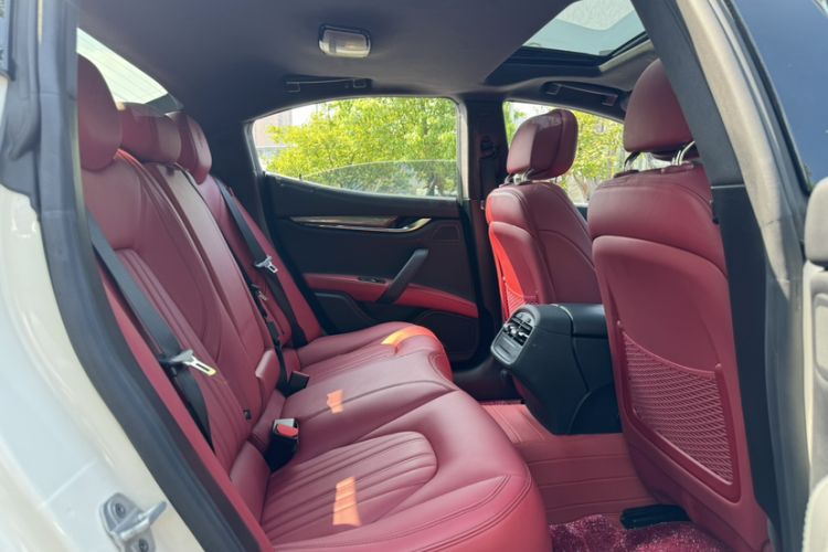 Used Maserati Ghibli 2021 2.0T Sharp Edition Interior 7