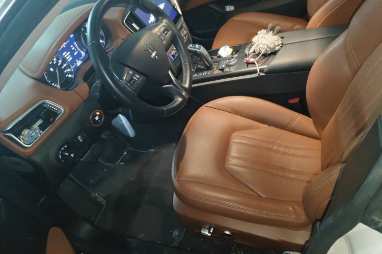 Used Maserati Ghibli 2021 2.0T Sharp Edition Left Front Seat