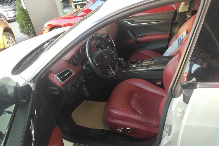 Used Maserati Ghibli 2021 2.0T Sharp Edition Left Front Seat
