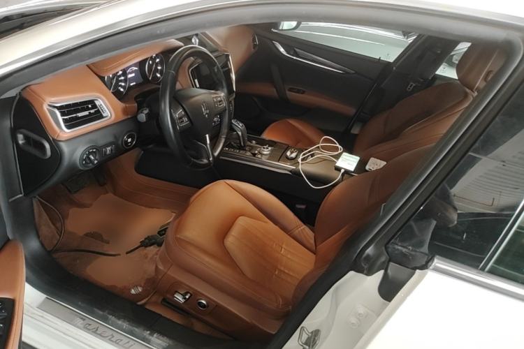 Used Maserati Ghibli 2021 2.0T Sharp Edition Left Front Seat
