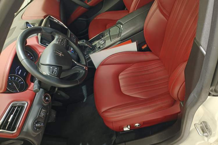 Used Maserati Ghibli 2021 2.0T Sharp Edition Left Front Seat