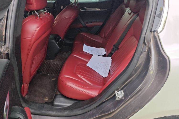 Used Maserati Ghibli 2021 2.0T Sharp Edition Left Rear Seat