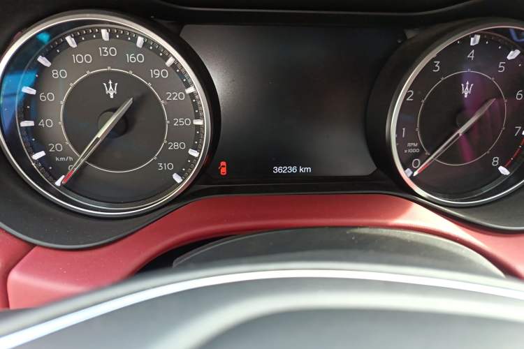 Used Maserati Ghibli 2021 2.0T Sharp Edition Odometer Close Up
