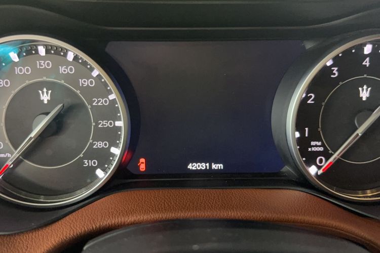 Used Maserati Ghibli 2021 2.0T Sharp Edition Odometer Close Up