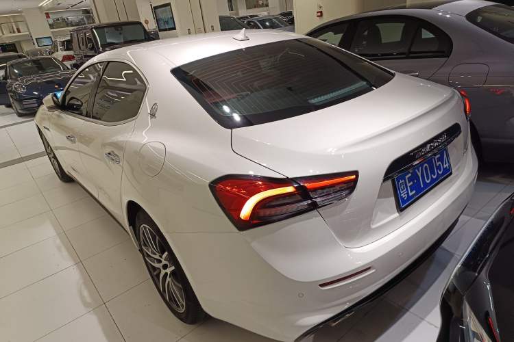 Used Maserati Ghibli 2021 2.0T Sharp Edition Rear Left 45 Deg