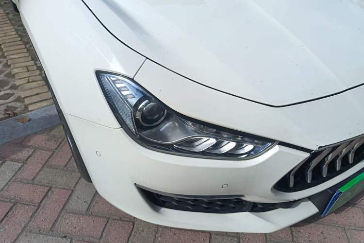 Used Maserati Ghibli 2021 2.0T Sharp Edition Right Front Headlight