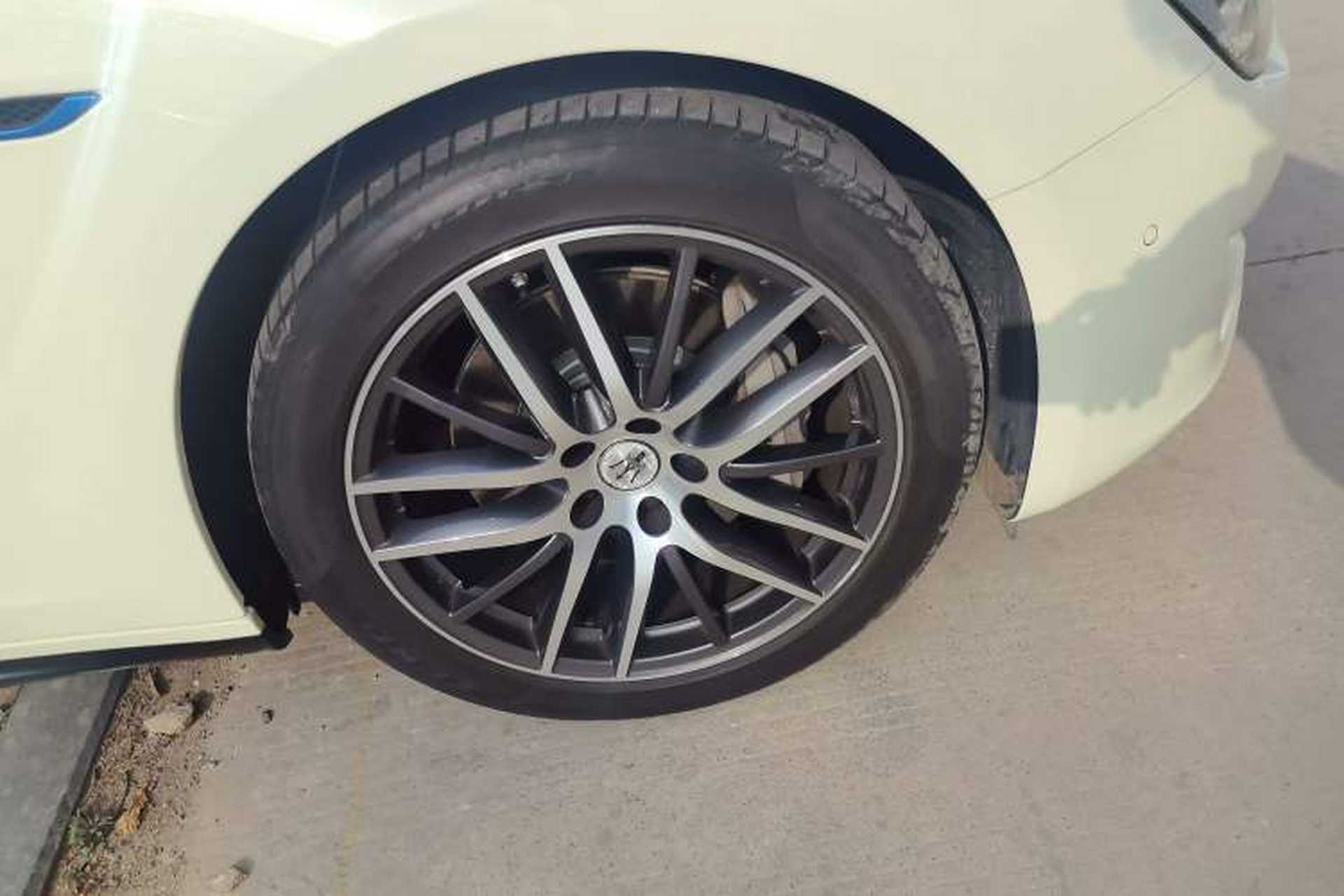 Used Maserati Ghibli 2021 2.0T Sharp Edition Right Front Wheel Hub
