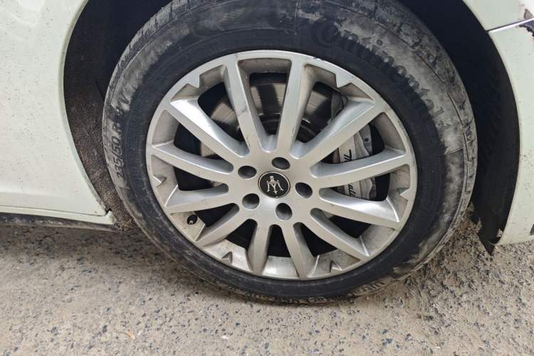 Used Maserati Ghibli 2021 2.0T Sharp Edition Right Front Wheel Hub