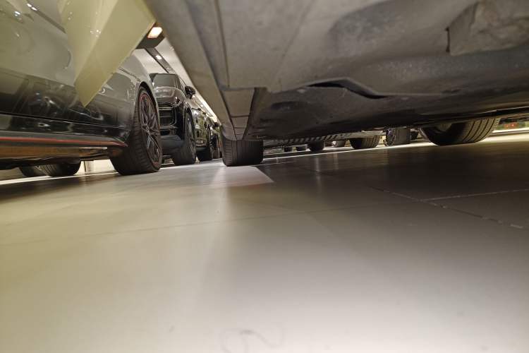 Used Maserati Ghibli 2021 2.0T Sharp Edition Right Side Sill